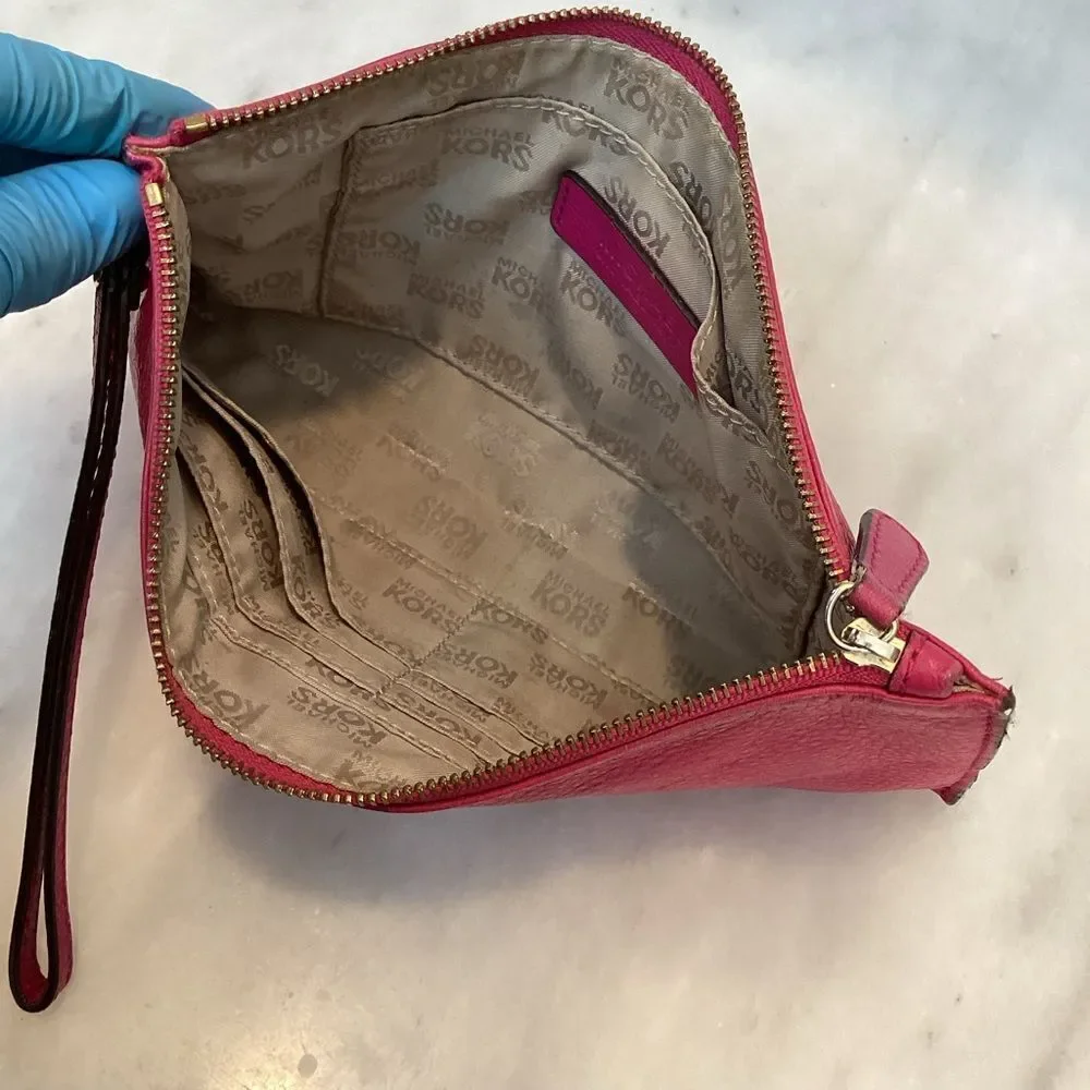 Michael Kors Purse Pouch Wristlet Pebbled Leather Clutch with Metallic Logo
